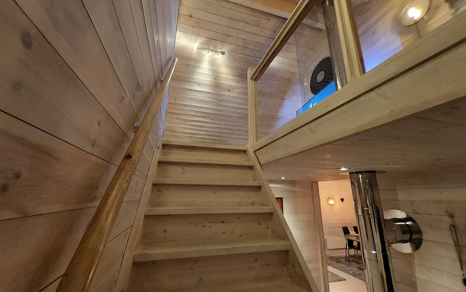 Trapp opp til andre etasje. Galleribilde