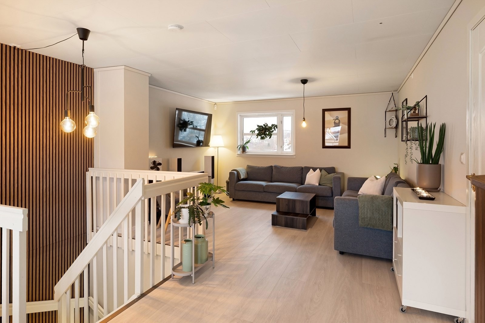 Flott og romslig stue Galleribilde