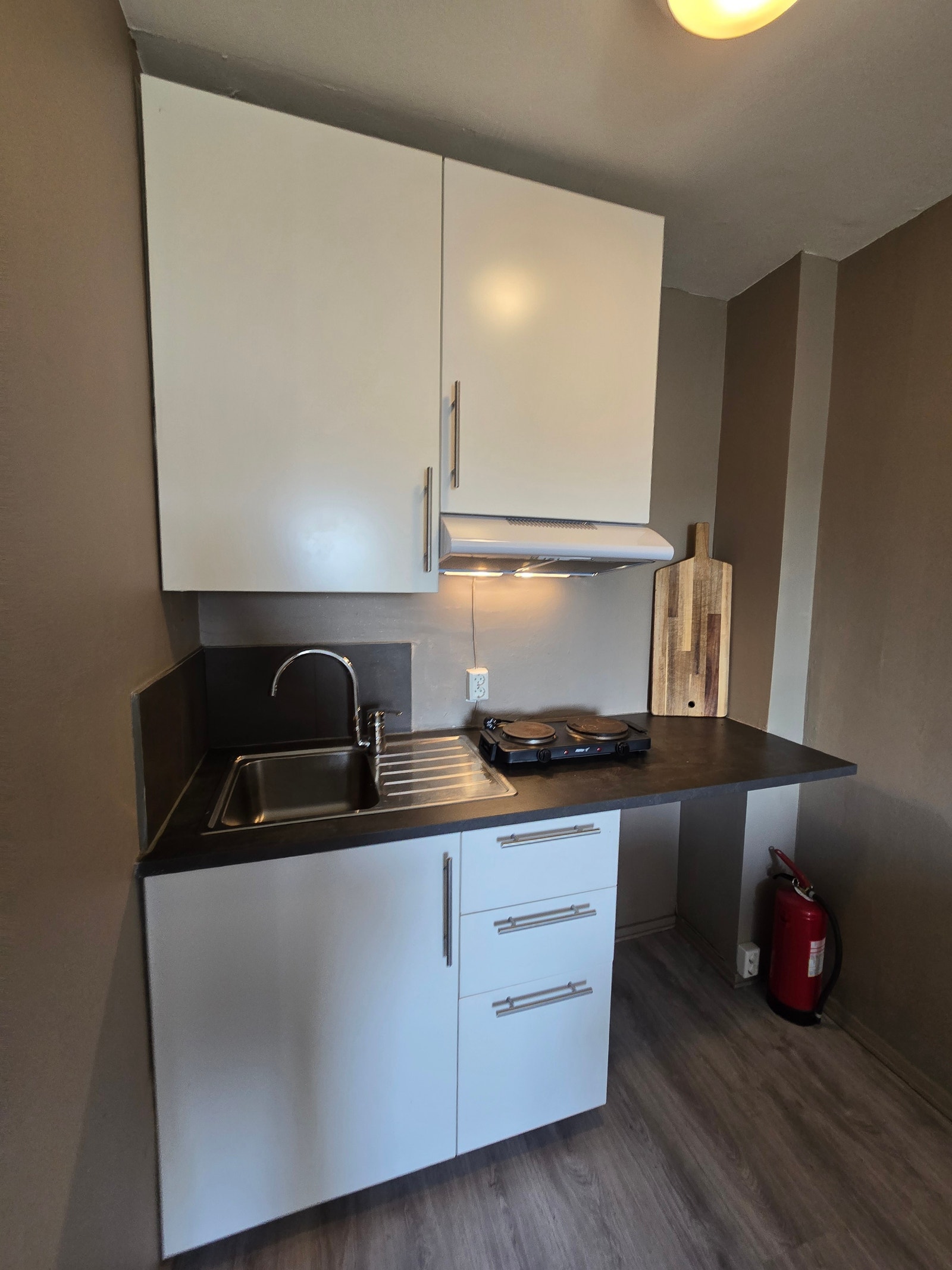 Airfryer og kokeplate eller hybelovn så har du det du trenger! Galleribilde