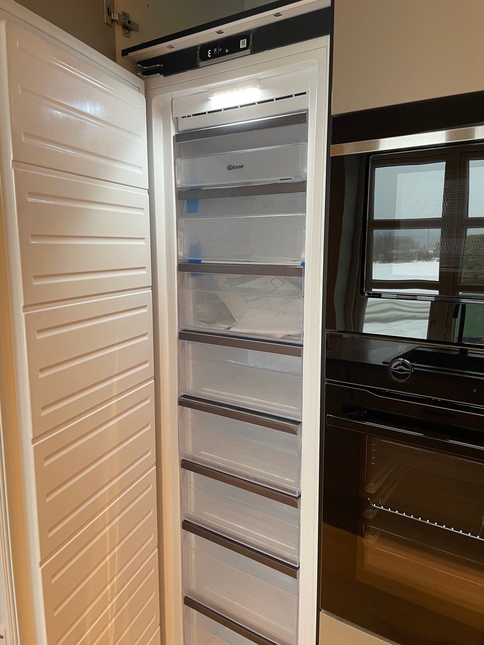 Stort nytt fryseskap Galleribilde