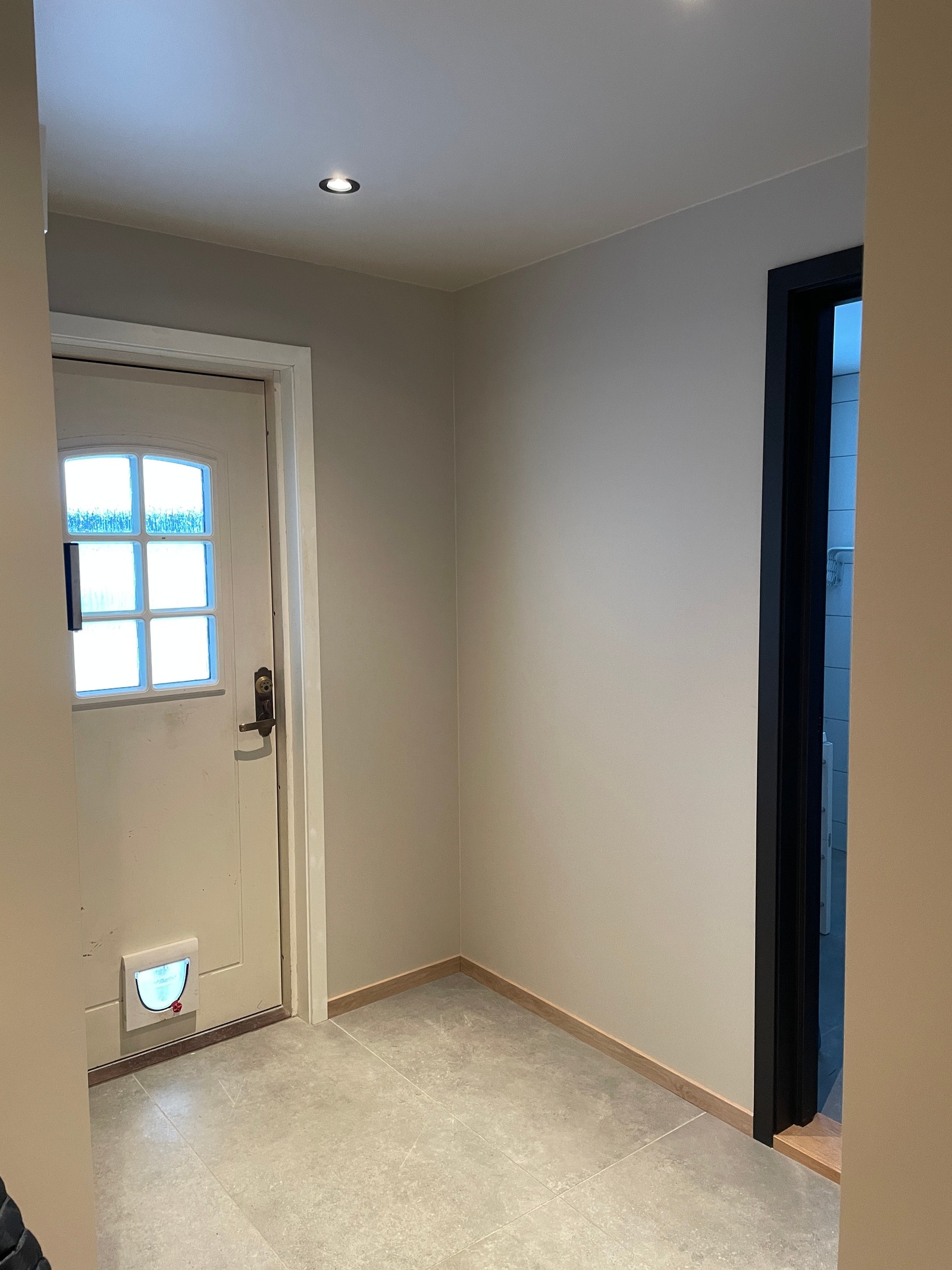 Entrè med flis og varmekabler. Galleribilde