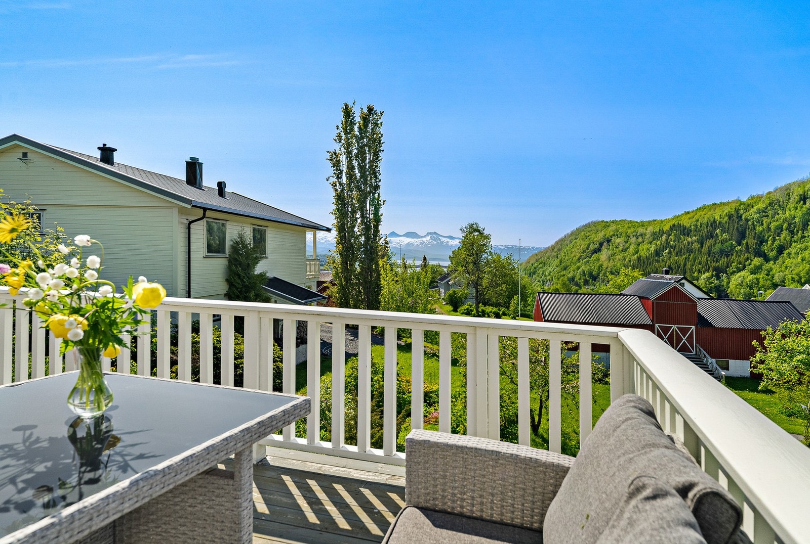 Utsikt mot Børvasstindene og Saltenfjorden Galleribilde