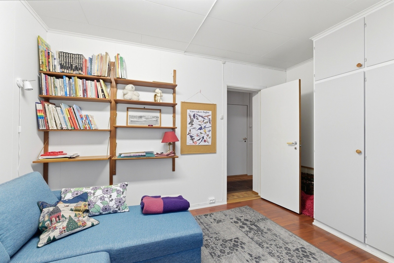 Disponibelt rom i første etasje i god størrelse, med garderobeskap Galleribilde