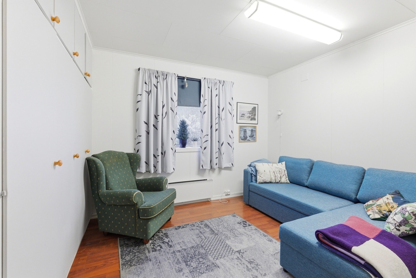 Disponibelt rom i første etasje i god størrelse, med garderobeskap Galleribilde