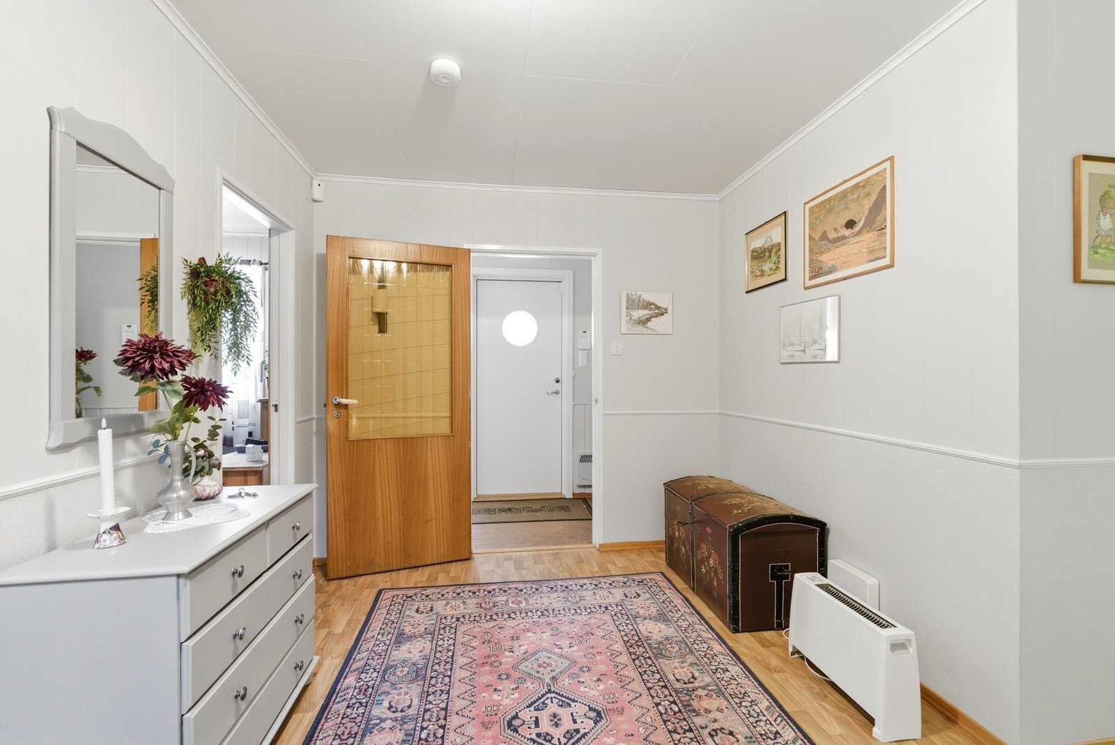 Hall/trapperom første etasje Galleribilde