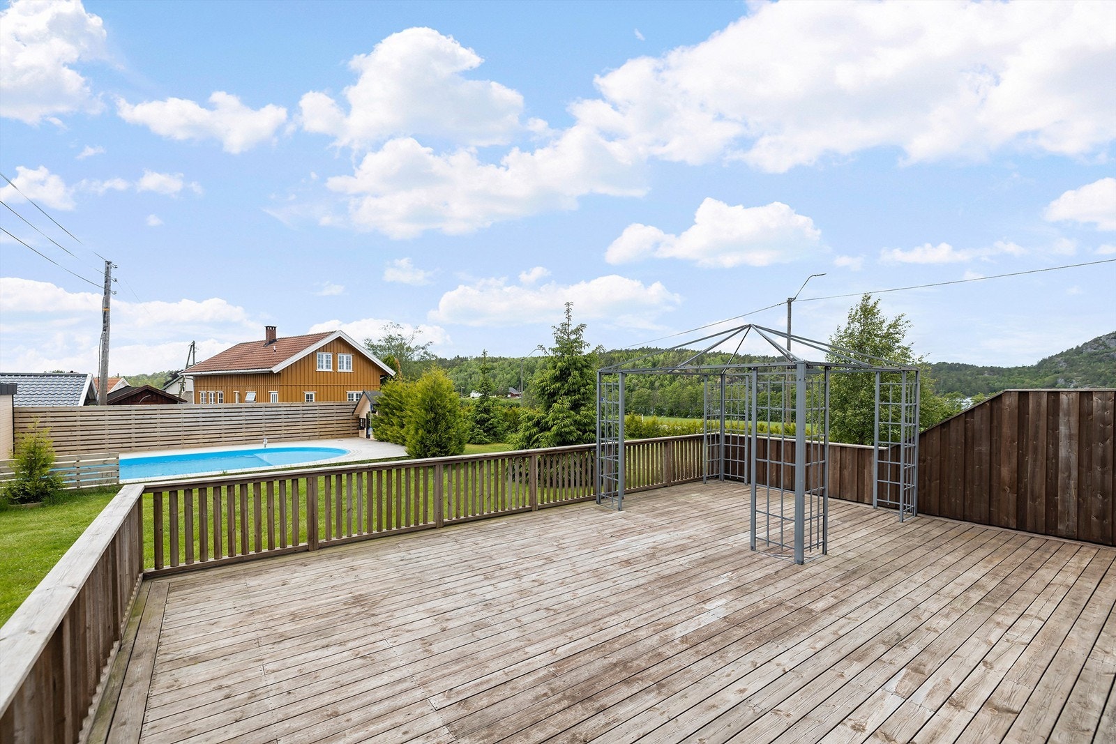 Terrasse er på hele 52 Kvm. Galleribilde