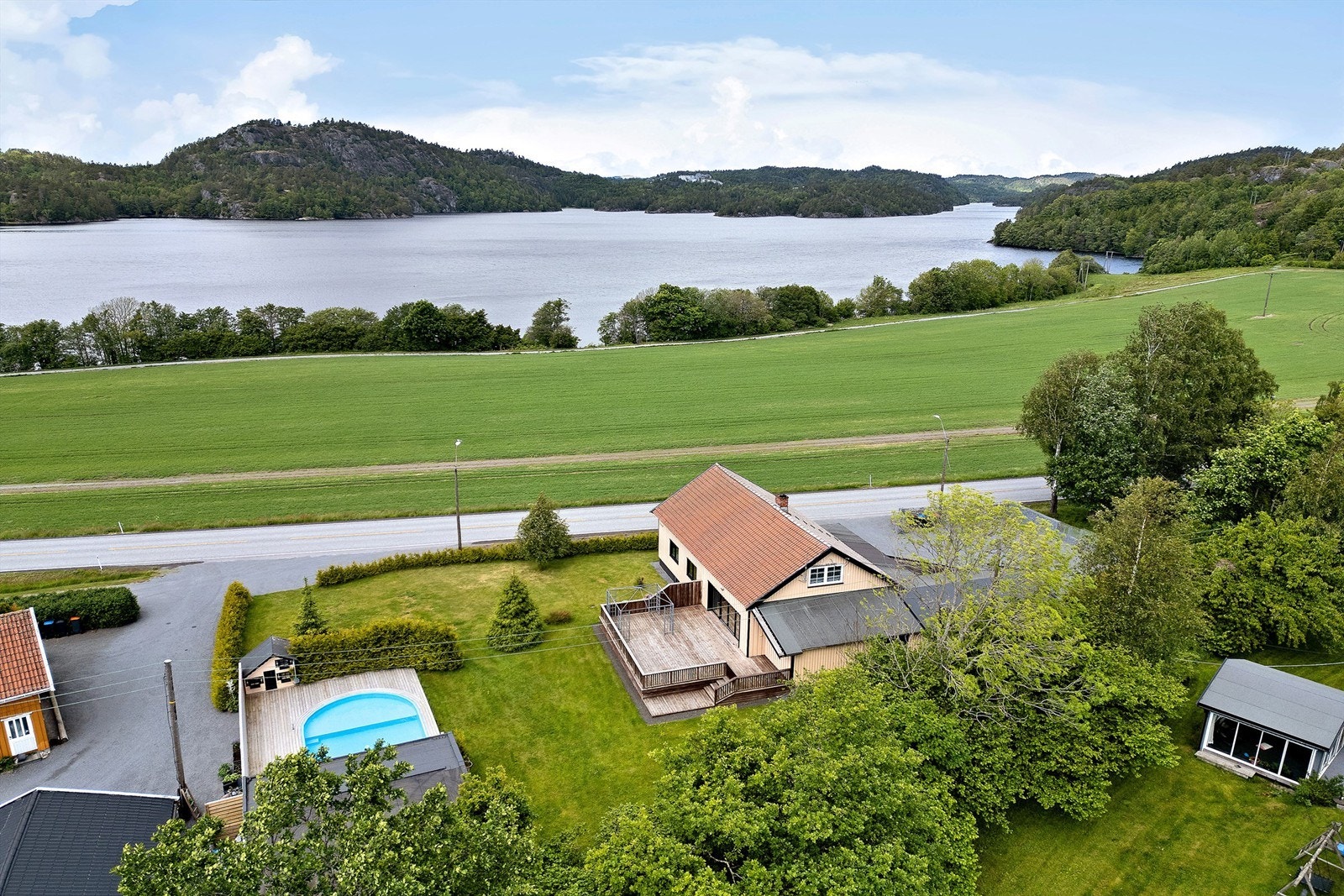 Her ligger du rett ved vakre Hallevannet. Fotograf Diakrit v/ Christian Thorsbye Galleribilde