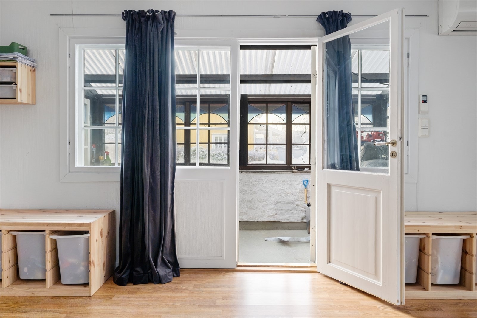 Koselig vinterhage med adkomst fra spisestuen. Galleribilde