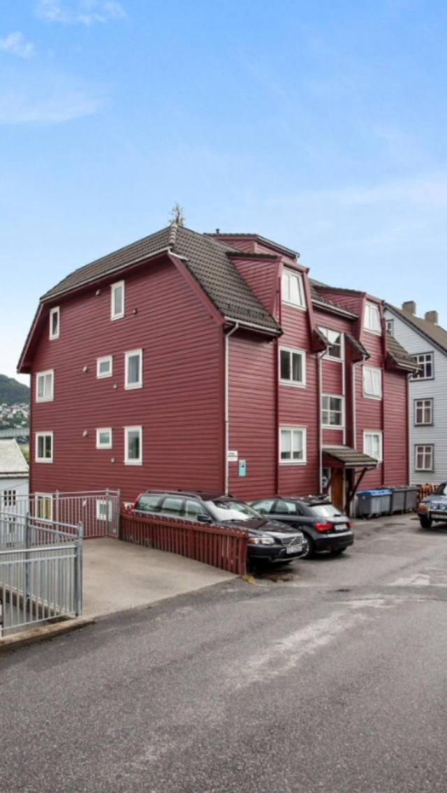 Inngang både fra Bøhmergaten og Michael Krohns gate Galleribilde