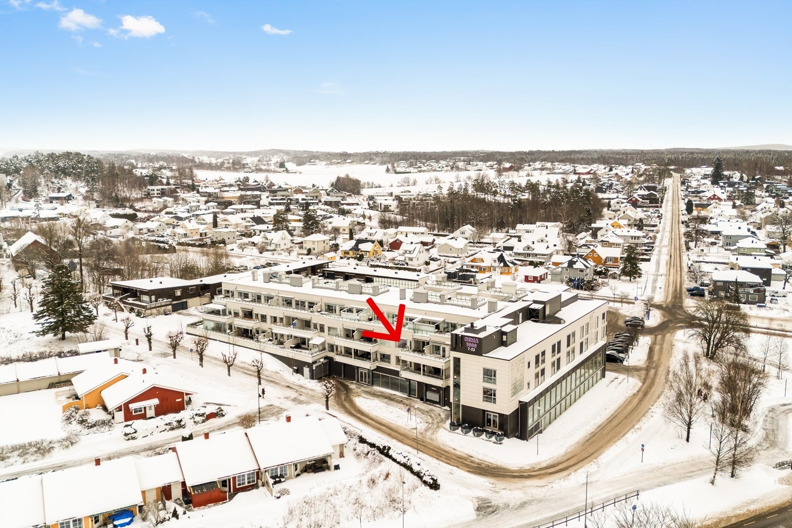 Velkommen til Olsrød park - Eiendomsmegler 1 ved Jesper Snekkestad presenterer en ettertraktet og vestvendt selveierleilighet i bygget som er oppført i 2016. Foto: Eiendomsfotograf AS Galleribilde