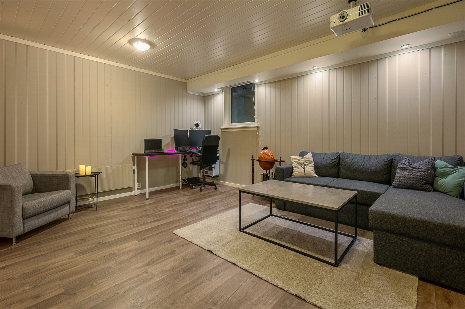 Herlig kjellerstue med fjernvarme som kommer godt med for både store og små Galleribilde