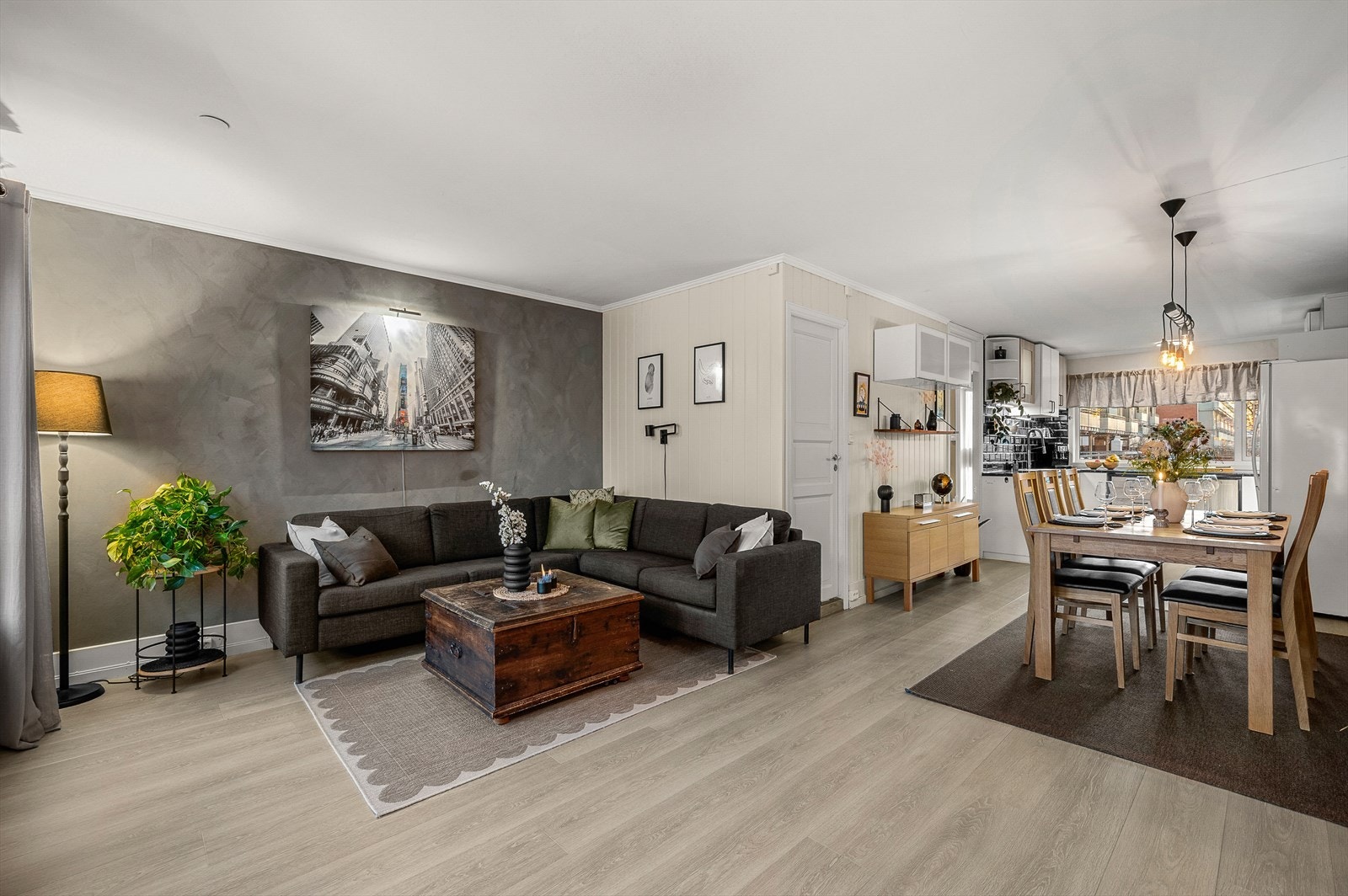 Boligen har to komplette bad både i 1. og 2.etasje Galleribilde