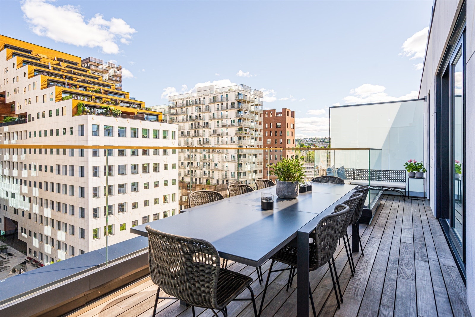 Balkong mot Barcode som gir skikkelig storbyfølelse Galleribilde