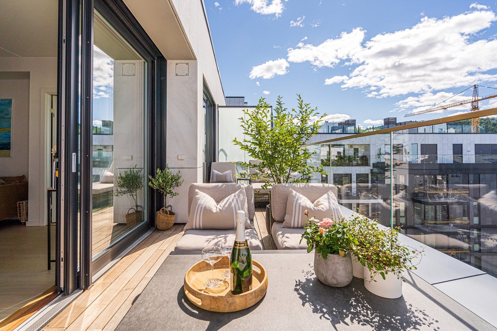 Her har du sol fra morgen til ettermiddag Galleribilde