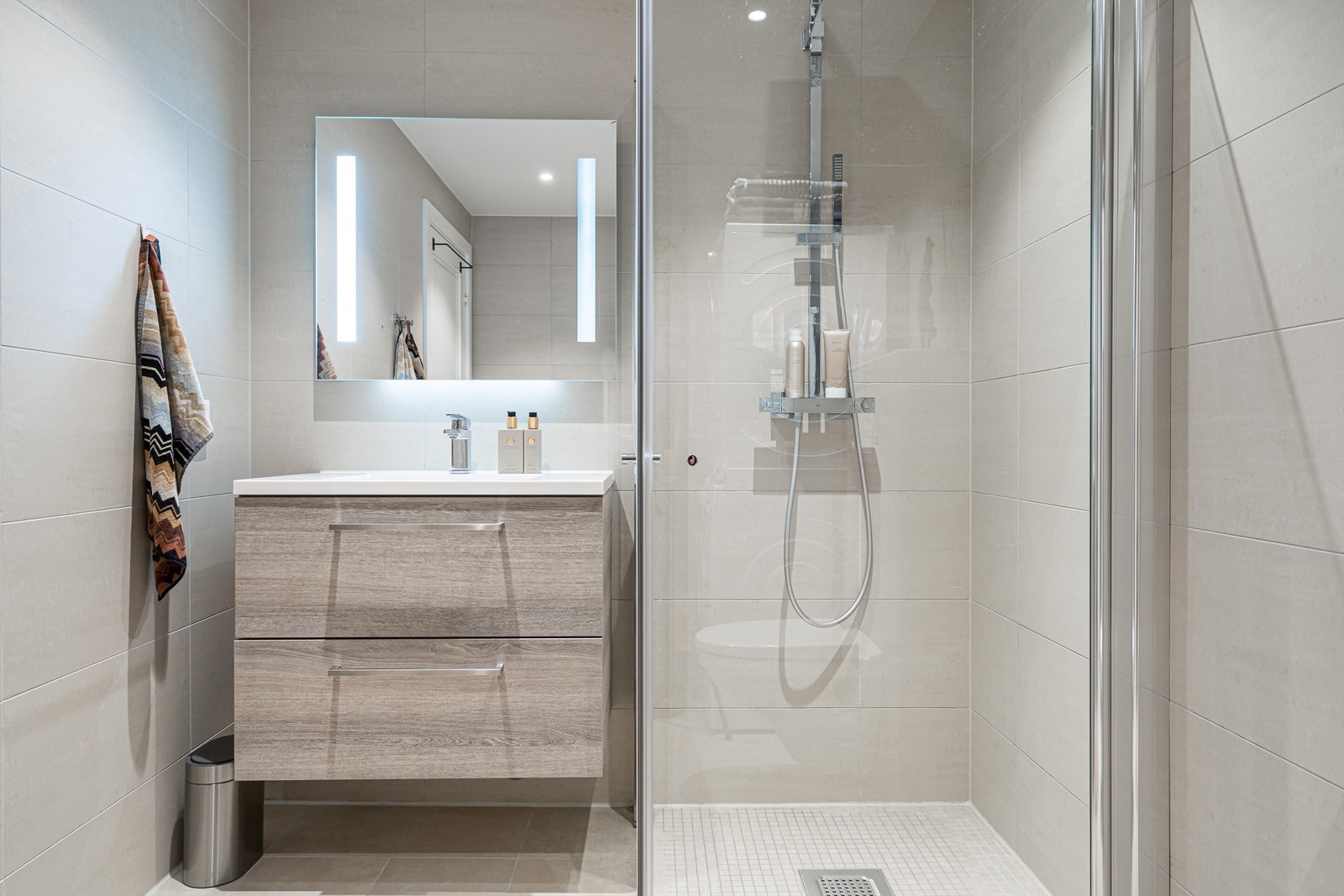 Dusj med rainshower Galleribilde