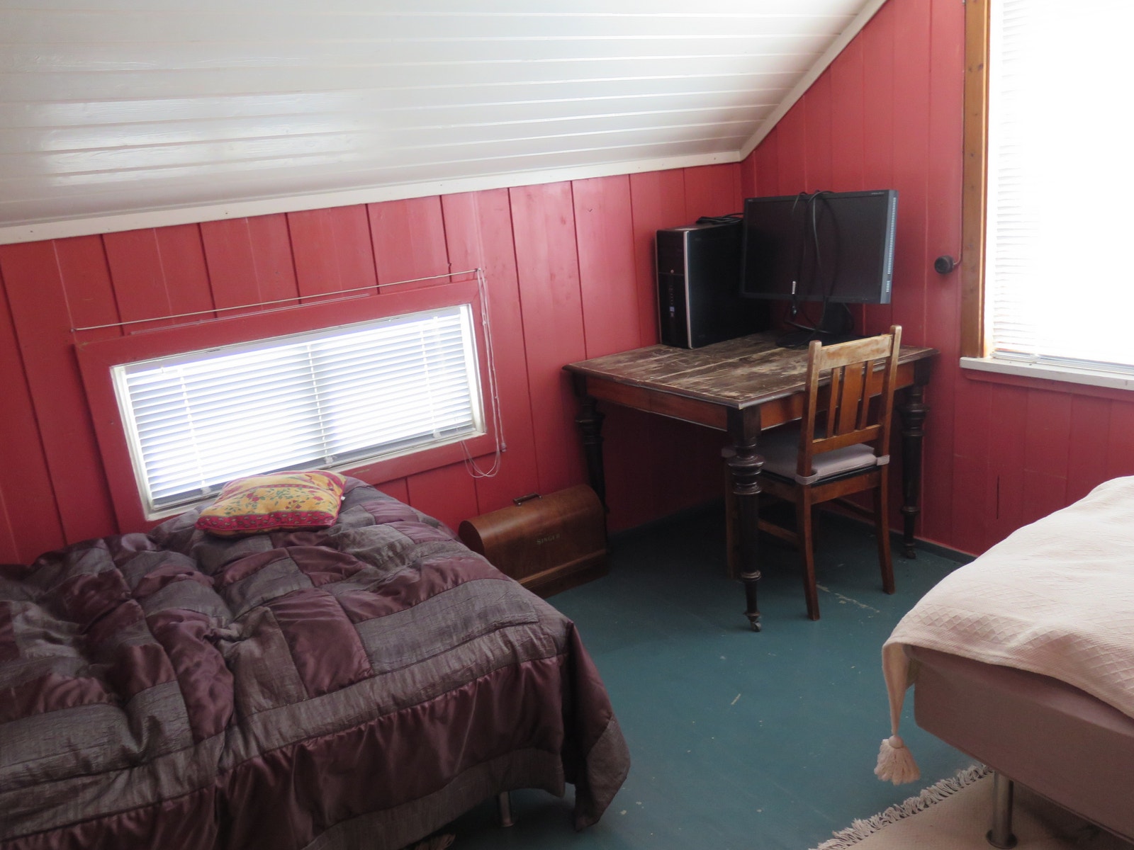 Soverom 1 med to store senger. Galleribilde