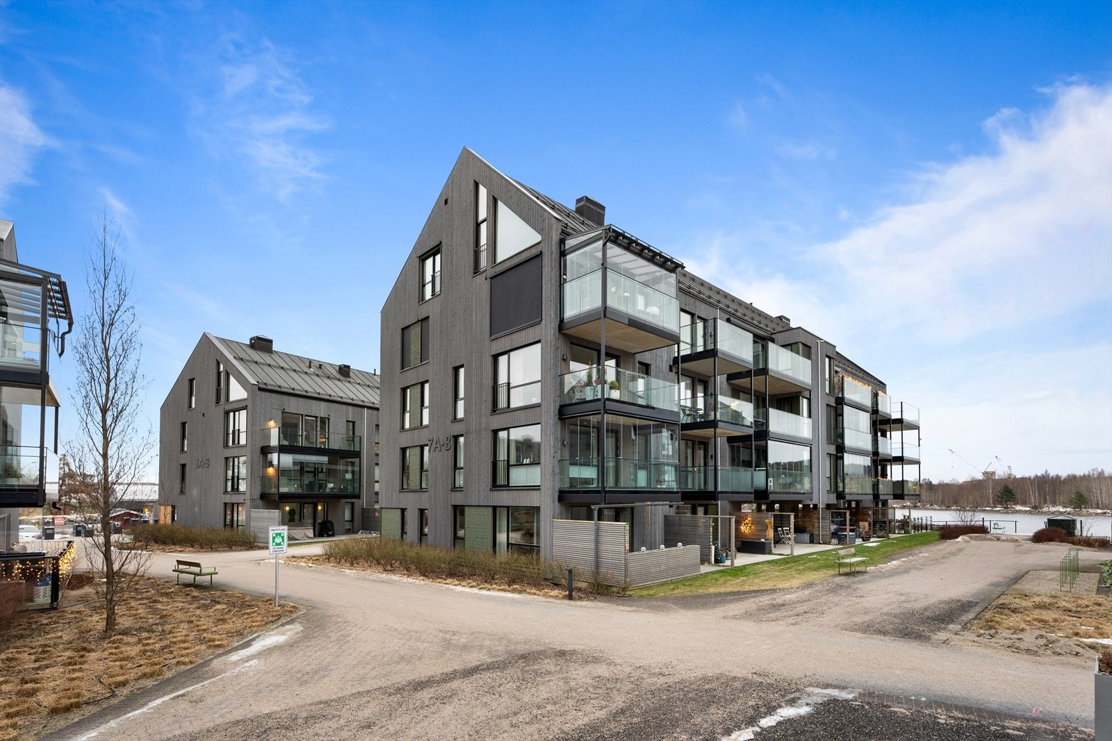 Leiligheten ligger i et attraktivt og nyere boligområde ved Vesterelven. Galleribilde