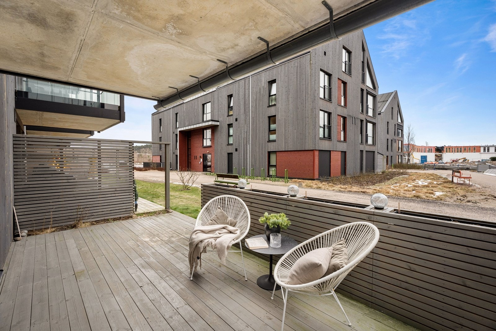 Terrassen har en skjermet og privat atmosfære. Galleribilde