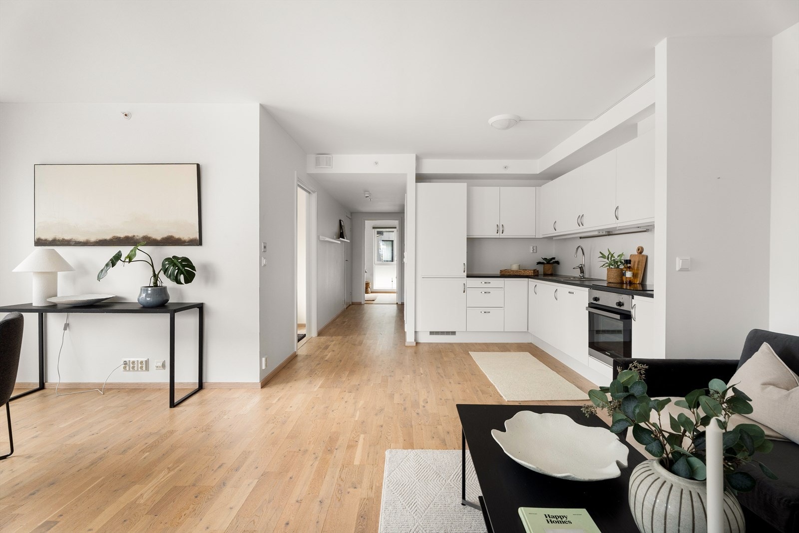 Leiligheten har en moderne standard og er utstyrt med vannbåren varme for jevn komfort. Galleribilde