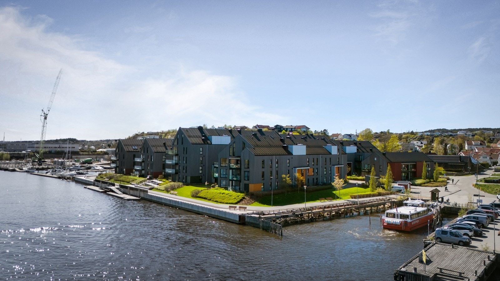 Gode bussforbindelser til Fredrikstad sentrum er også tilgjengelig i nærområdet. Galleribilde