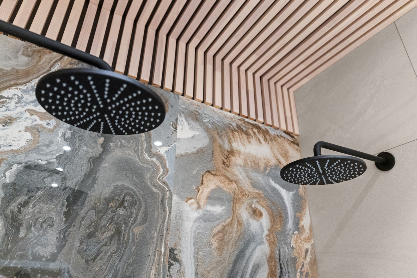 Legg også merke til de flotte spilene i taket. Galleribilde