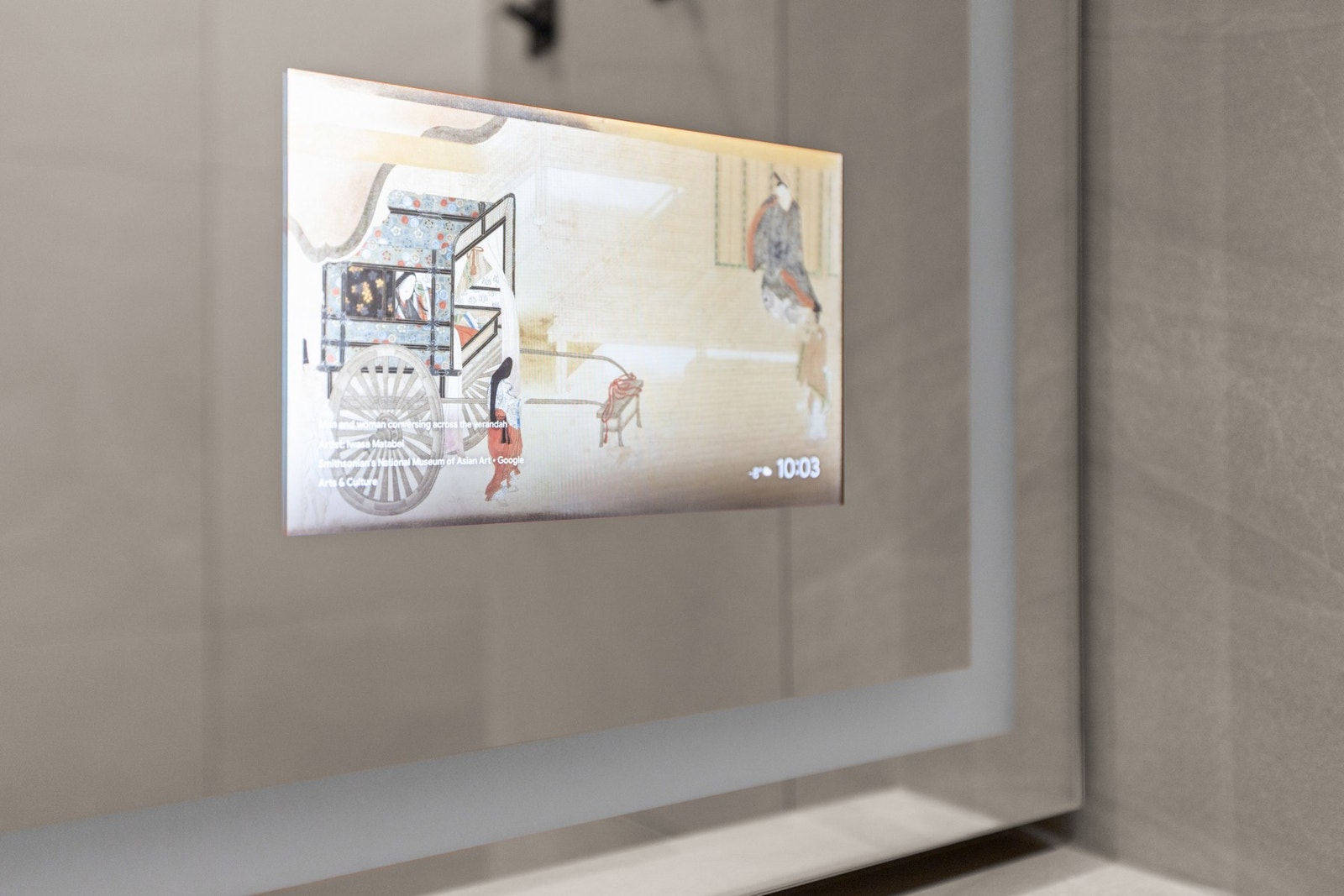 Speilet er et smartspeil med TV og strømmetjeneste hvor man kan se Netflix, TV2, Spotify osv. Galleribilde