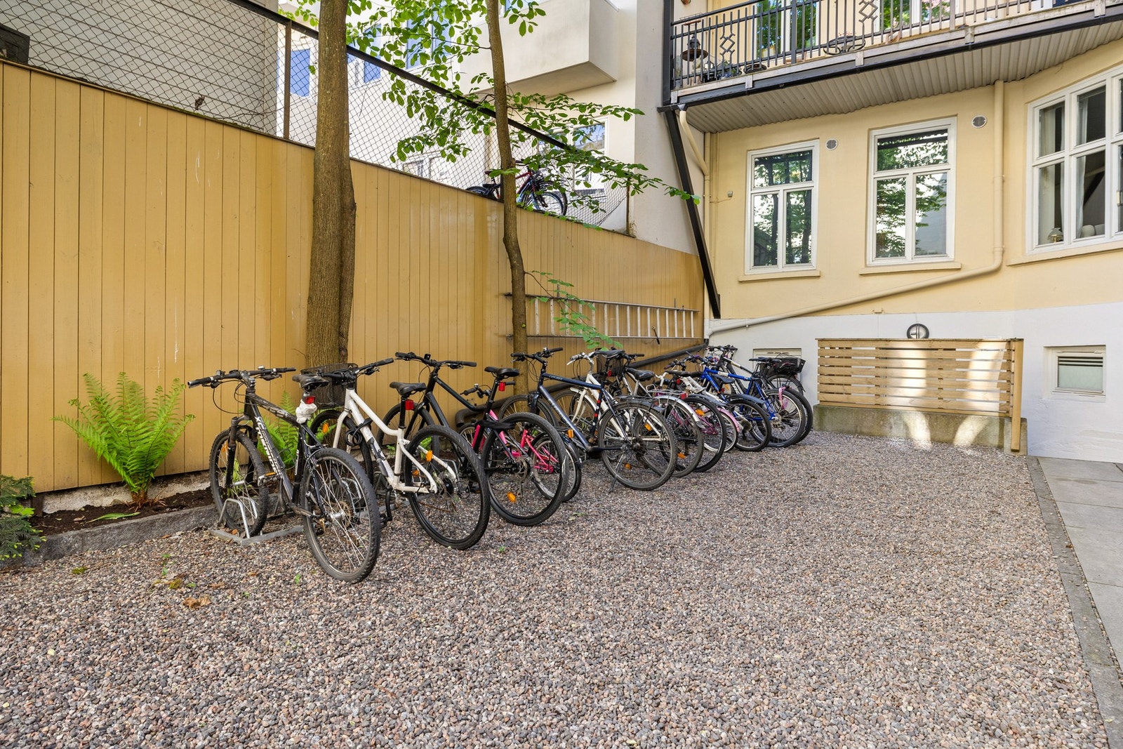 Felles sykkelparkering. Galleribilde