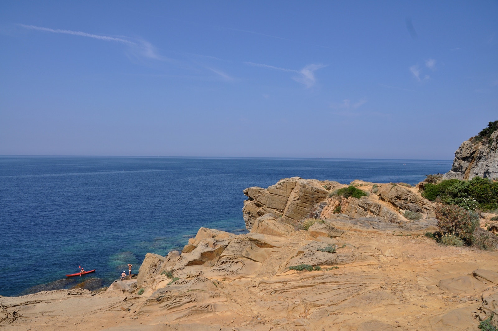 Klipper sør for Livorno Galleribilde