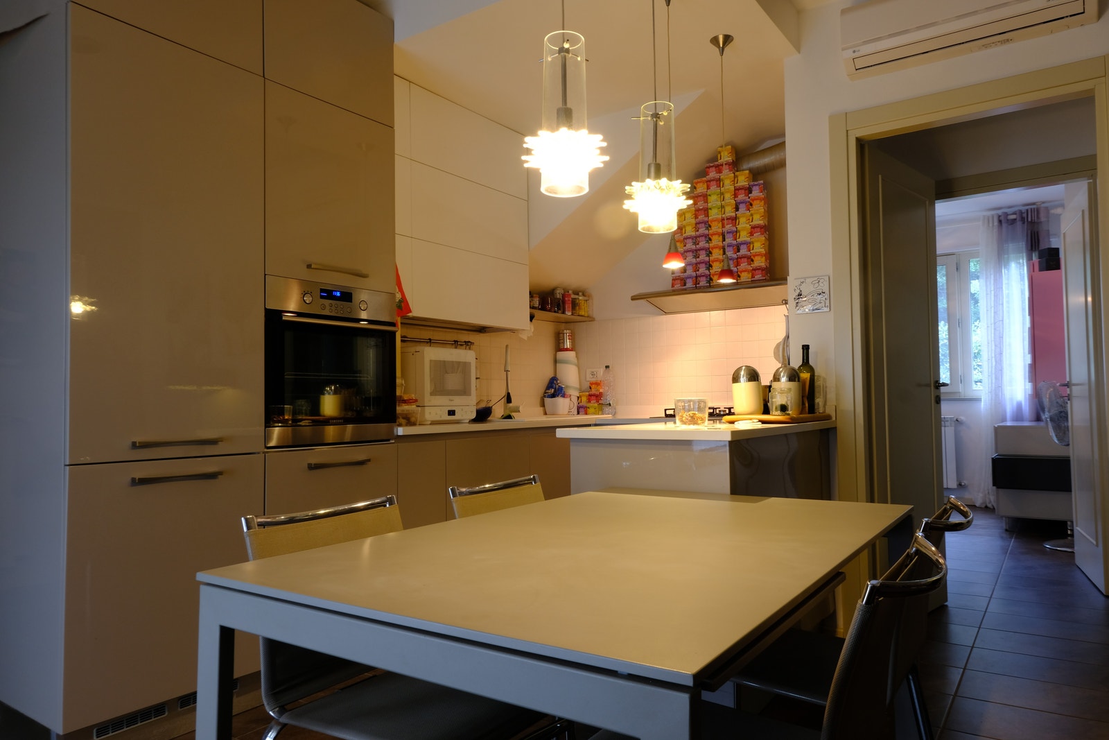 Boligen, funksjonelt kjøkken. Galleribilde