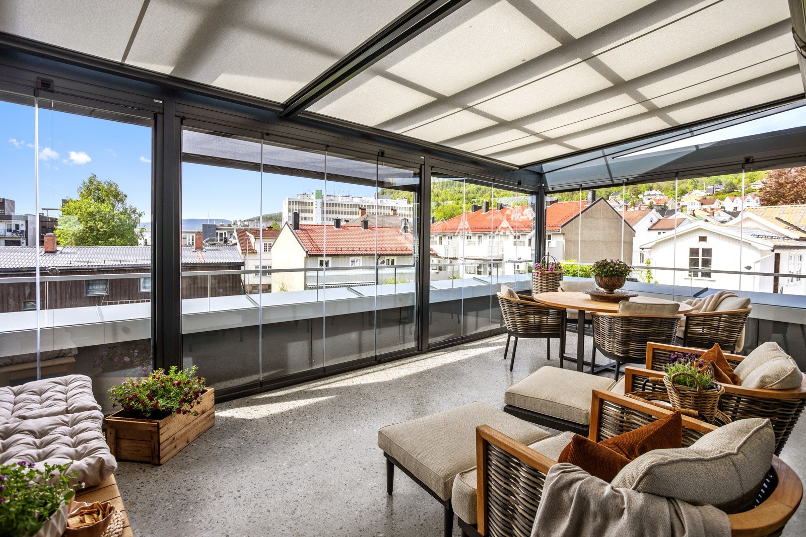 Røft og tøft slipt råbetong gulv Galleribilde