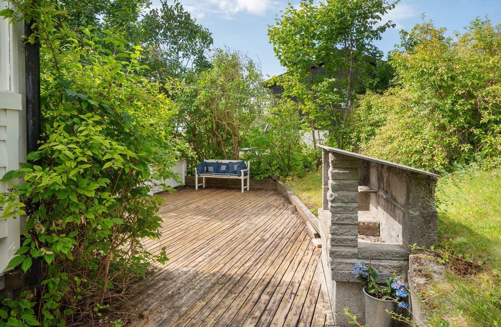 Hyggelig uteplass. Galleribilde