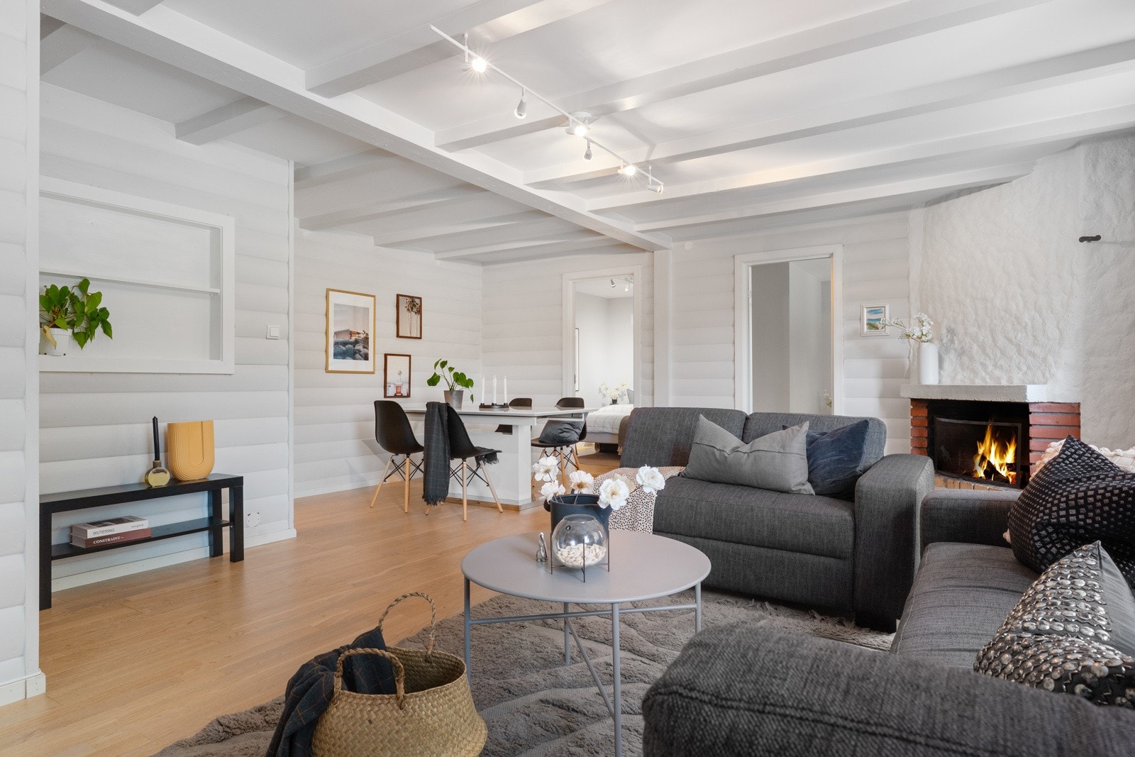 Delen leies pt. ut for kr. 10.000,- pr. mnd. + strøm. Galleribilde