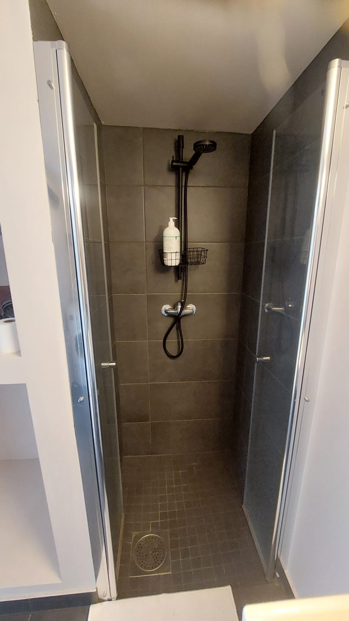 Dusj, rehabilitert bad i 2023 Galleribilde