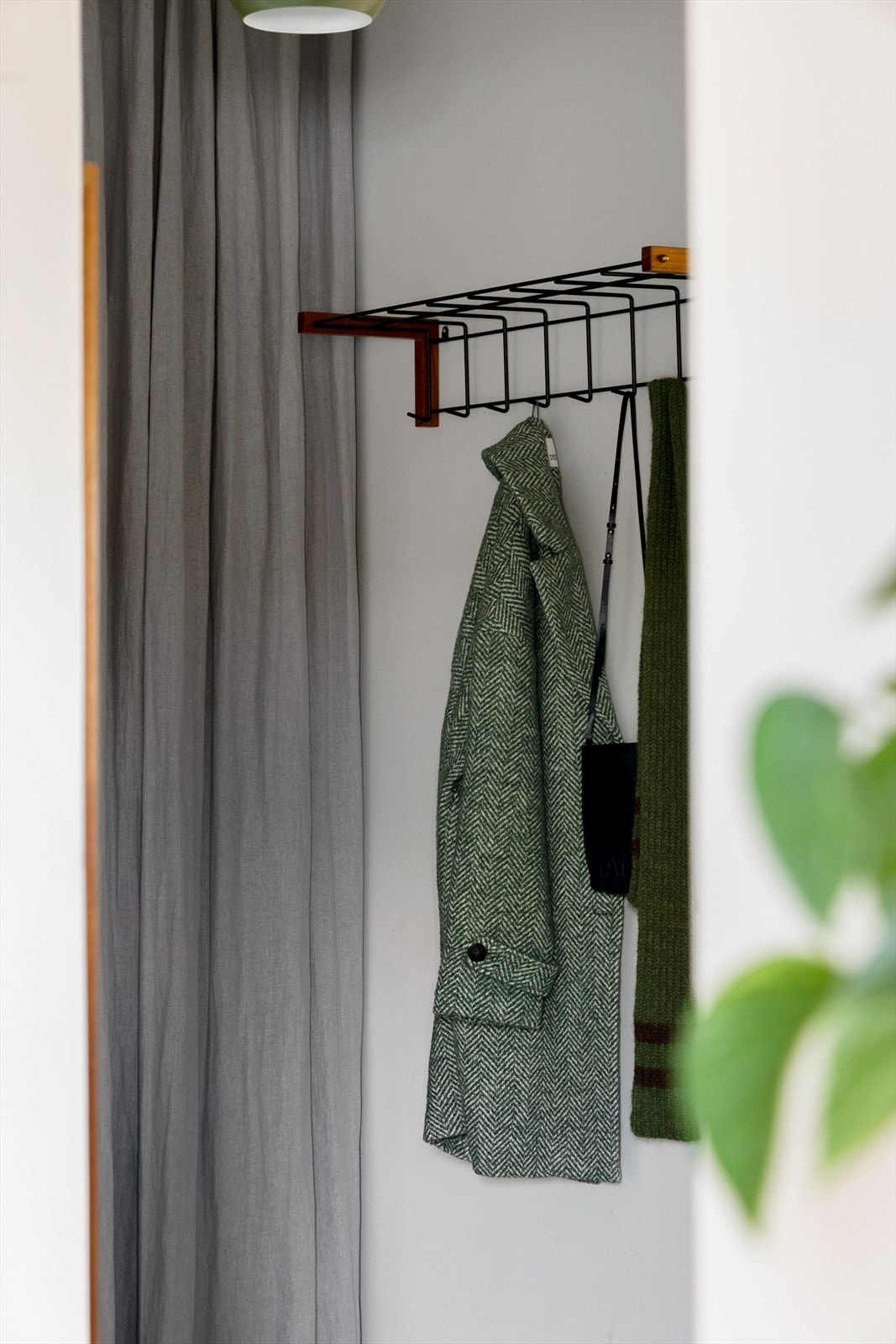 Praktisk oppbevaringsplass som gjør det lett å holde leiligheten luftig og organisert i hverdagen. Galleribilde