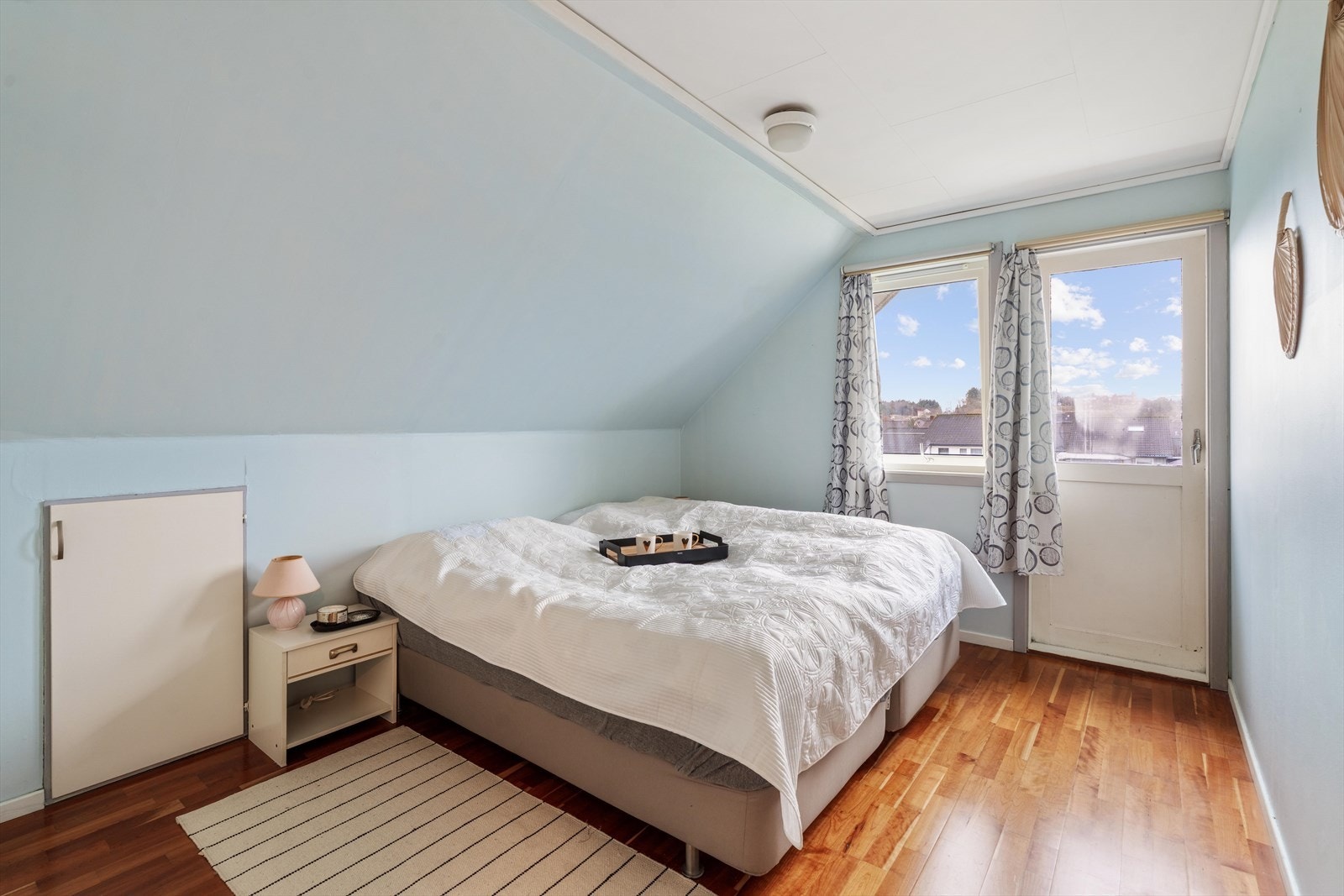 Soverom 1 med utgang til balkong Galleribilde