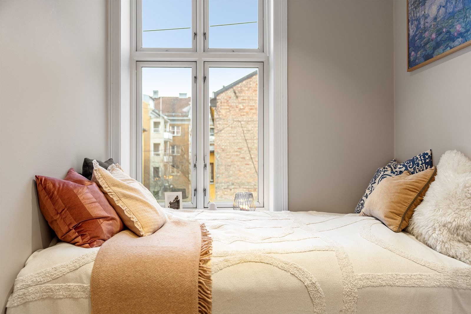 Det er et allsidig rom som passer perfekt som barnerom, gjesterom eller hjemmekontor, tilpasset dine behov. Galleribilde