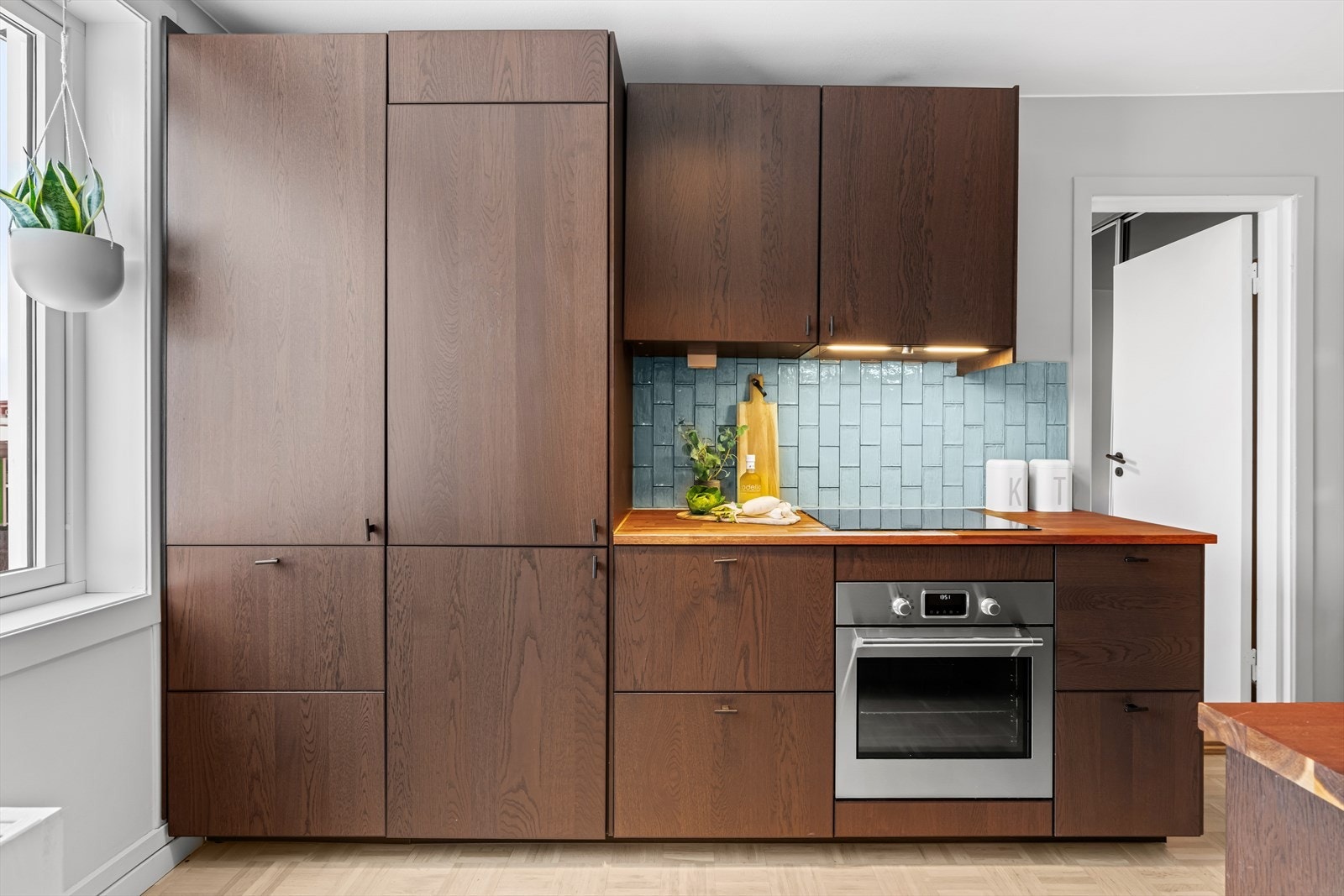 Integrerte hvitevarer medfølger salget. Galleribilde