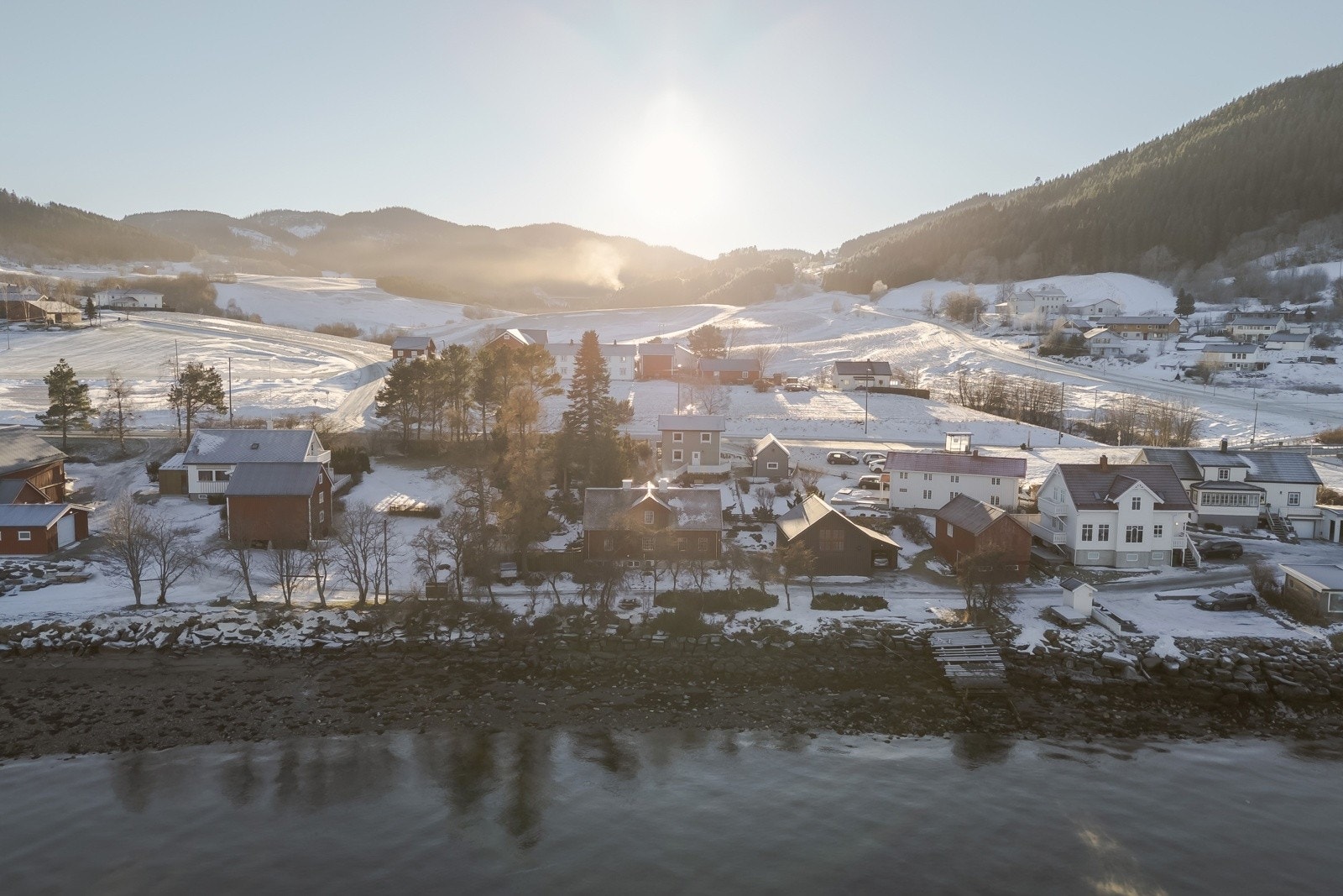 Fantastisk beliggende eiendom ved fjorden Galleribilde