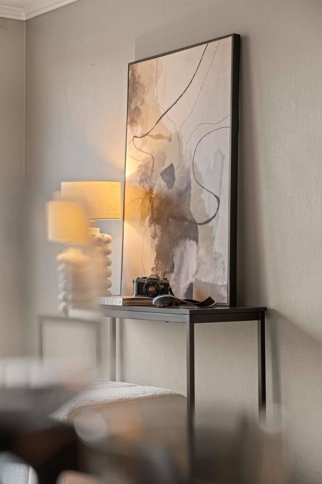 Leilighetens overflater, inkludert vegger og himlinger, ble i stor grad modernisert i 2011. Galleribilde