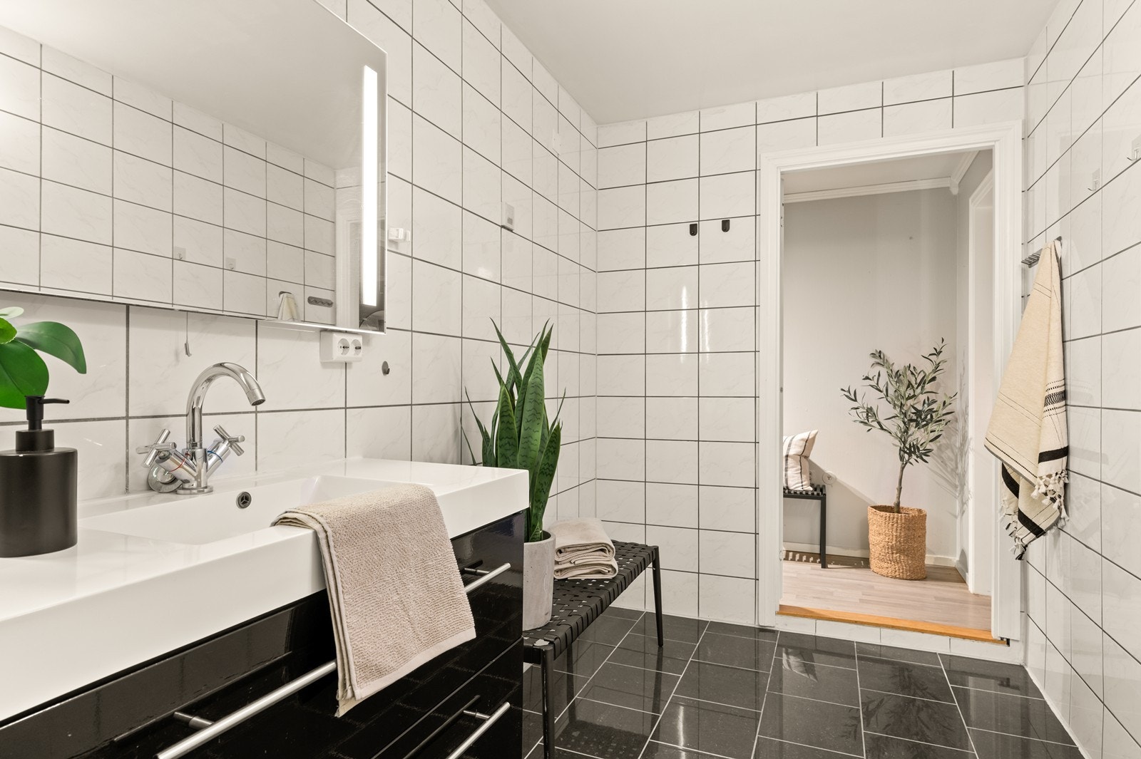 Her er det også opplegg for vaskemaskin og mekanisk avtrekk som sikrer et godt inneklima. Galleribilde