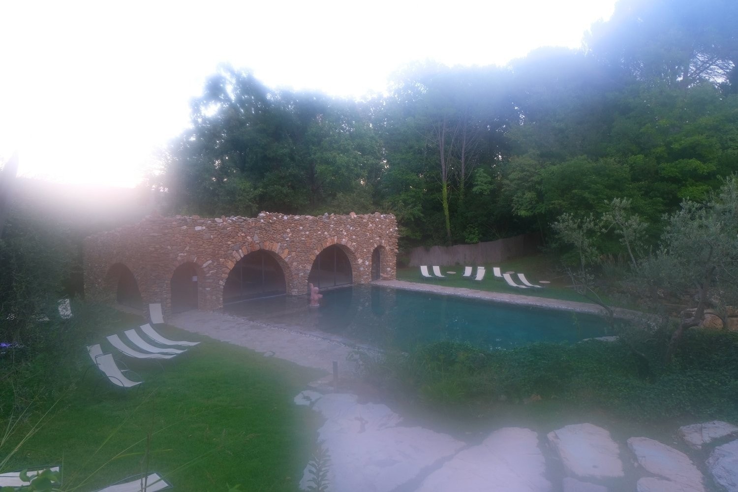 Kun 6 km fra eiendommen så har vi sassetta med de varme kildene. Galleribilde