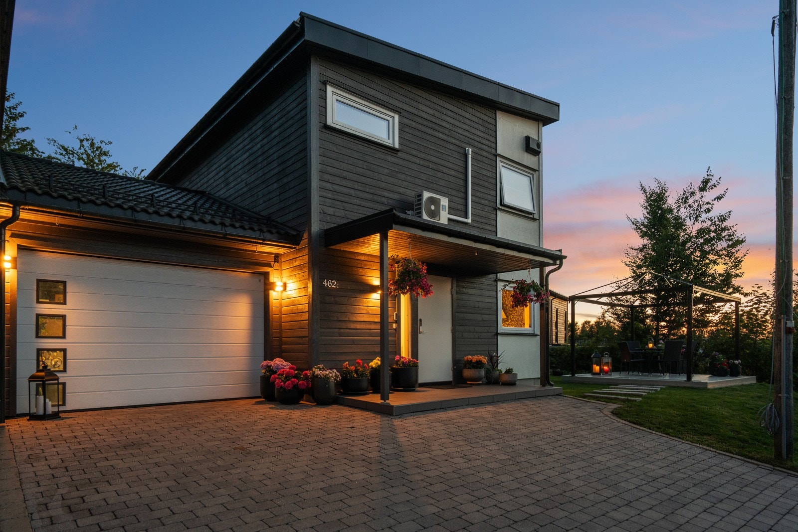 Et innbydende og lunt inngangsparti. Velkommen til Raveien 462c! Galleribilde