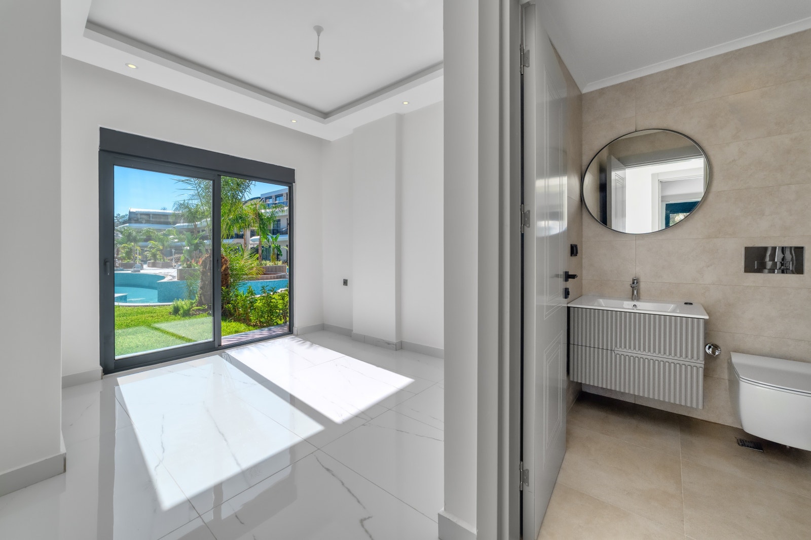 Bathroom of the master bedroom Galleribilde