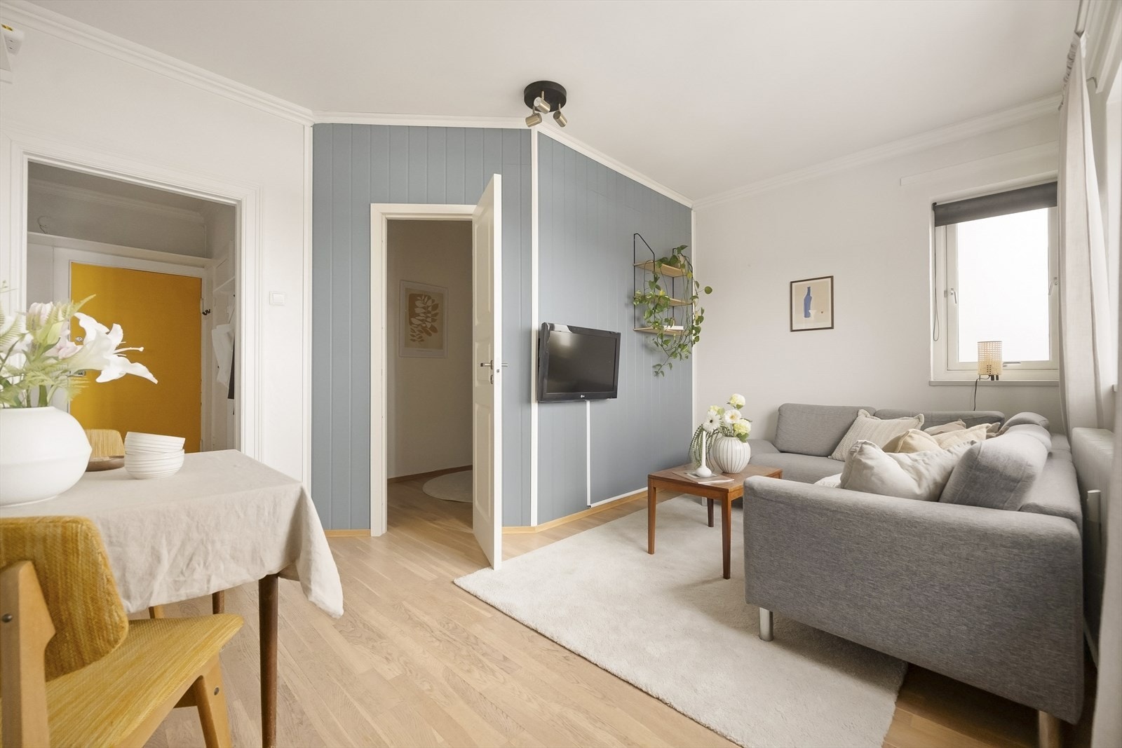 Gjennomgående laminatgulv. Galleribilde