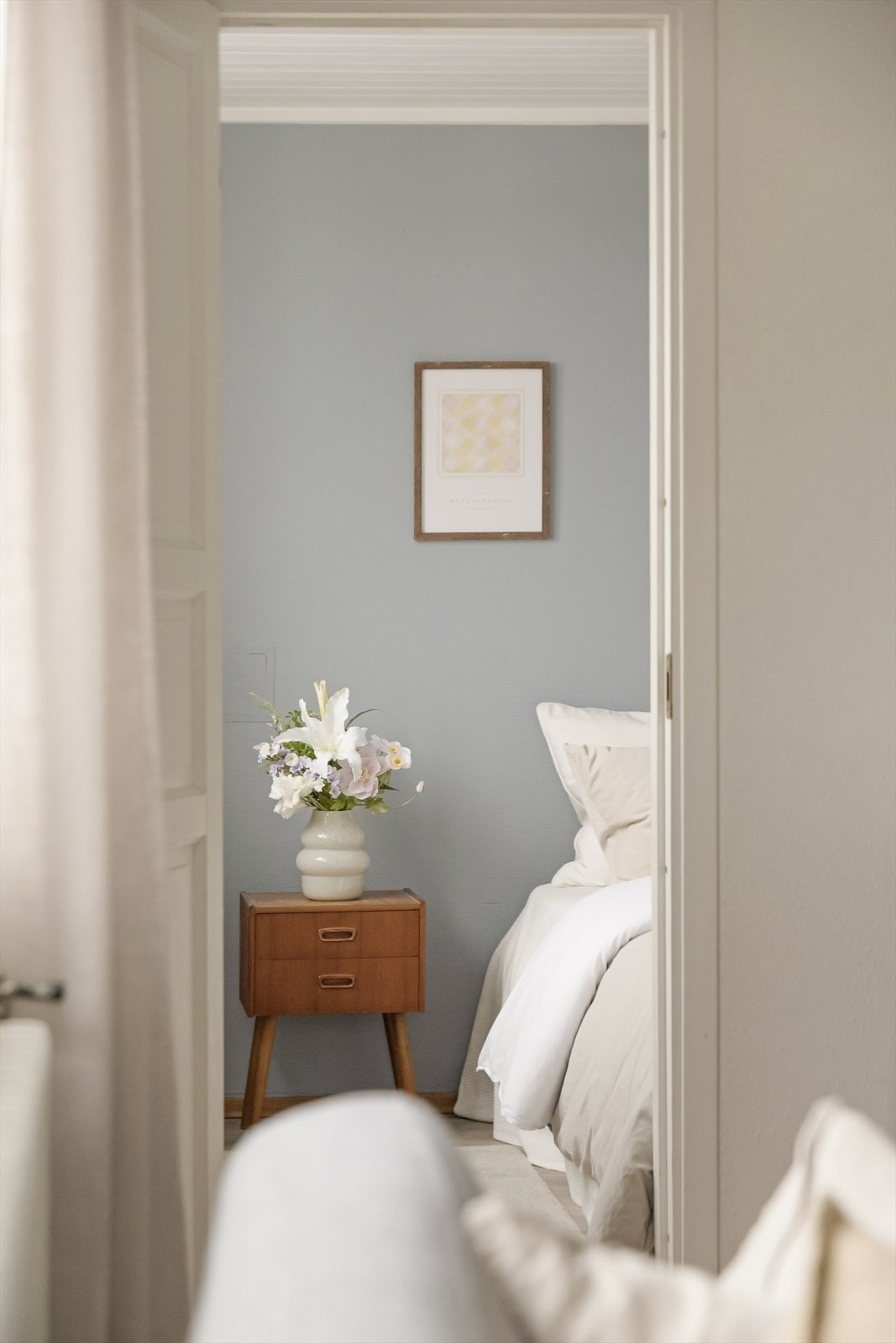 Fra stuen har du direkte adkomst til soverommet. Galleribilde