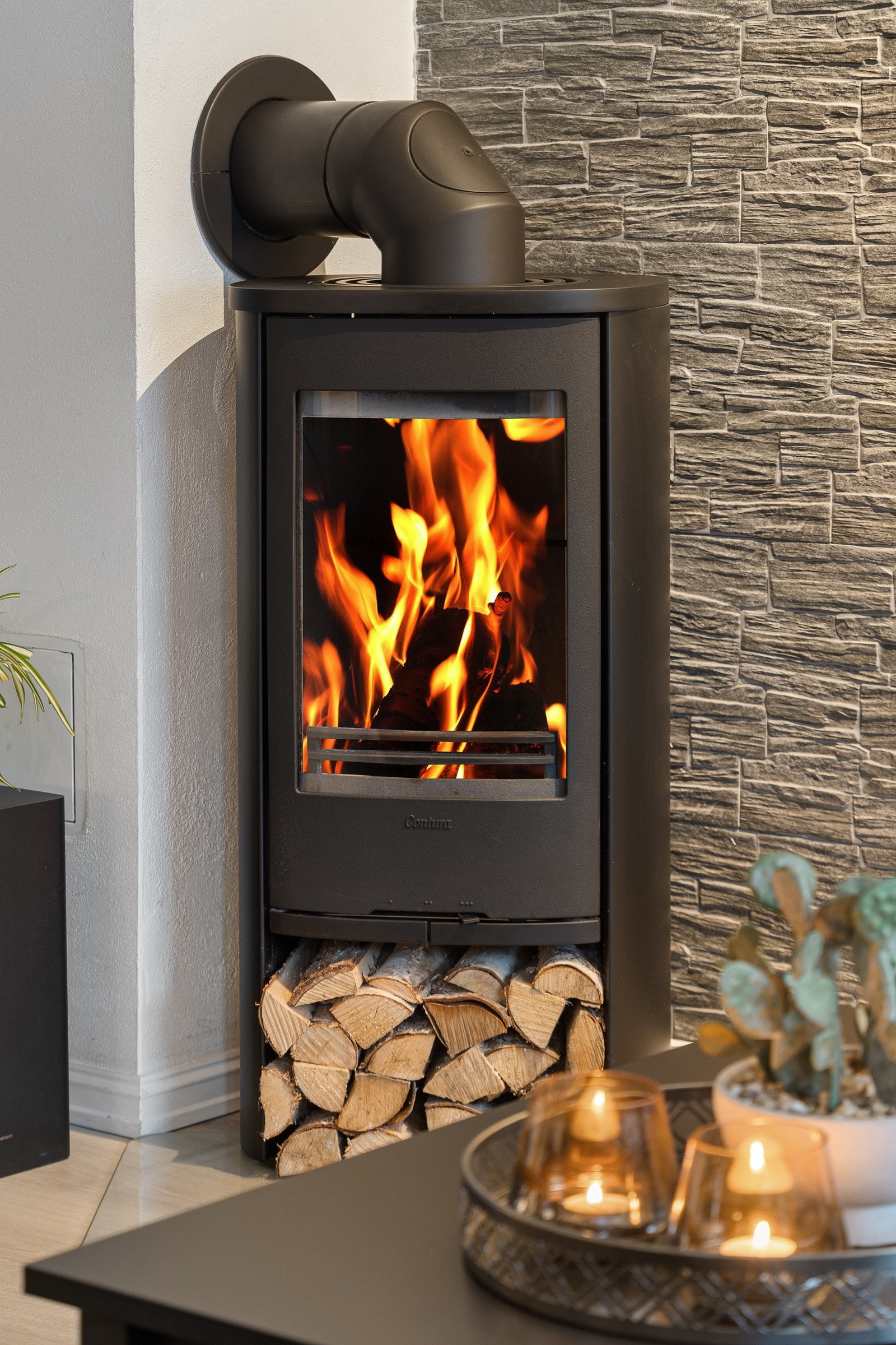 Peisovnen ble satt inn i 2024 og gir god varme på kaldere dager Galleribilde