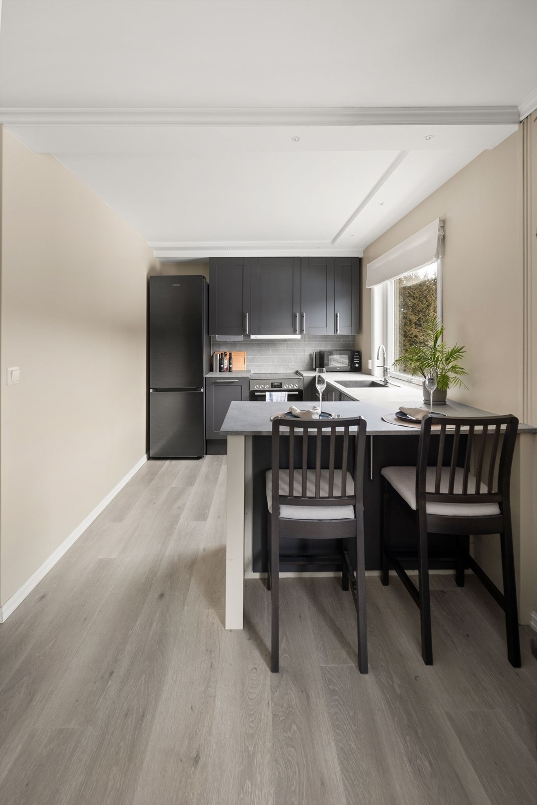 Åpen stue- og kjøkkenløsning. Galleribilde