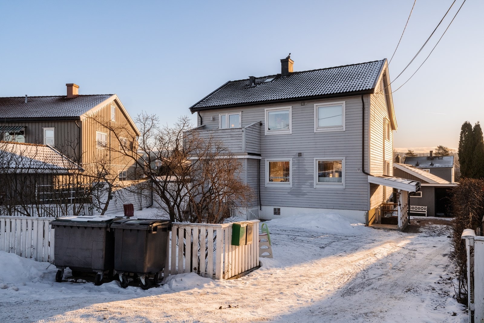 Fra Ulvenkrysset, fire minutter fra boligen, går et bredt utvalg av busslinjer. Galleribilde