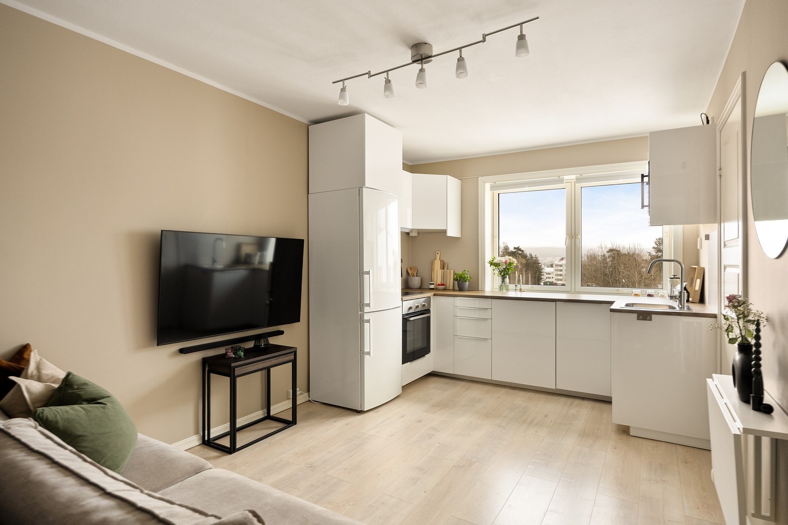 Lambertseterveien 35 presenteres av Mekleriet ved Lone Marie Trandem. Galleribilde