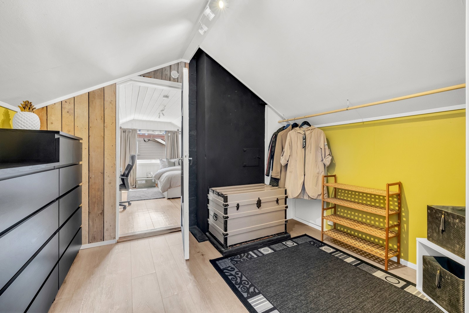 Gang med gode muligheter for oppbevaring. Galleribilde